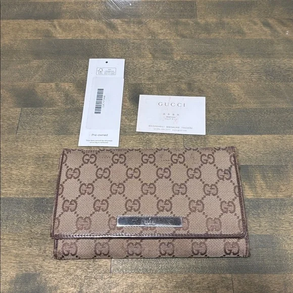 ✨ REHAB OPPORTUNITY!✨ Gucci Beige and Brown Monogram Wallet - Picture 1 of 17